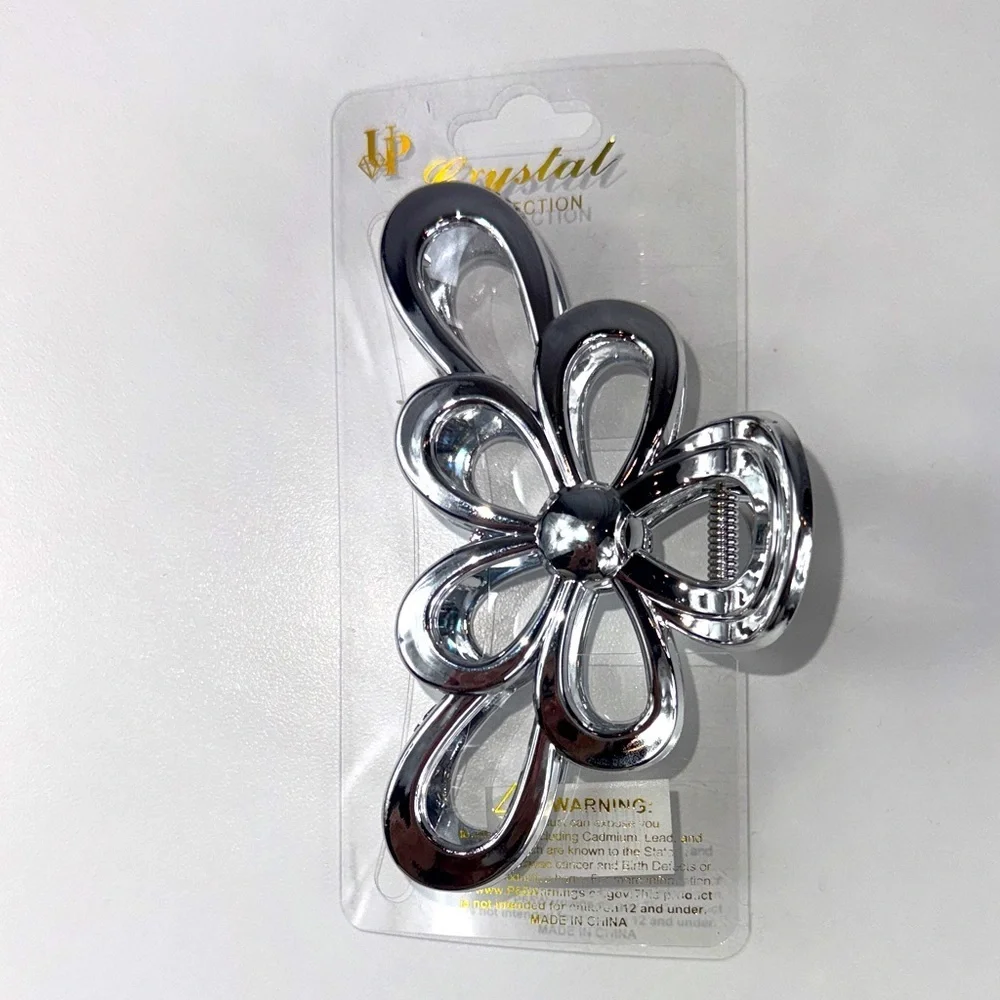 NWT Silver Flower Hair Clip